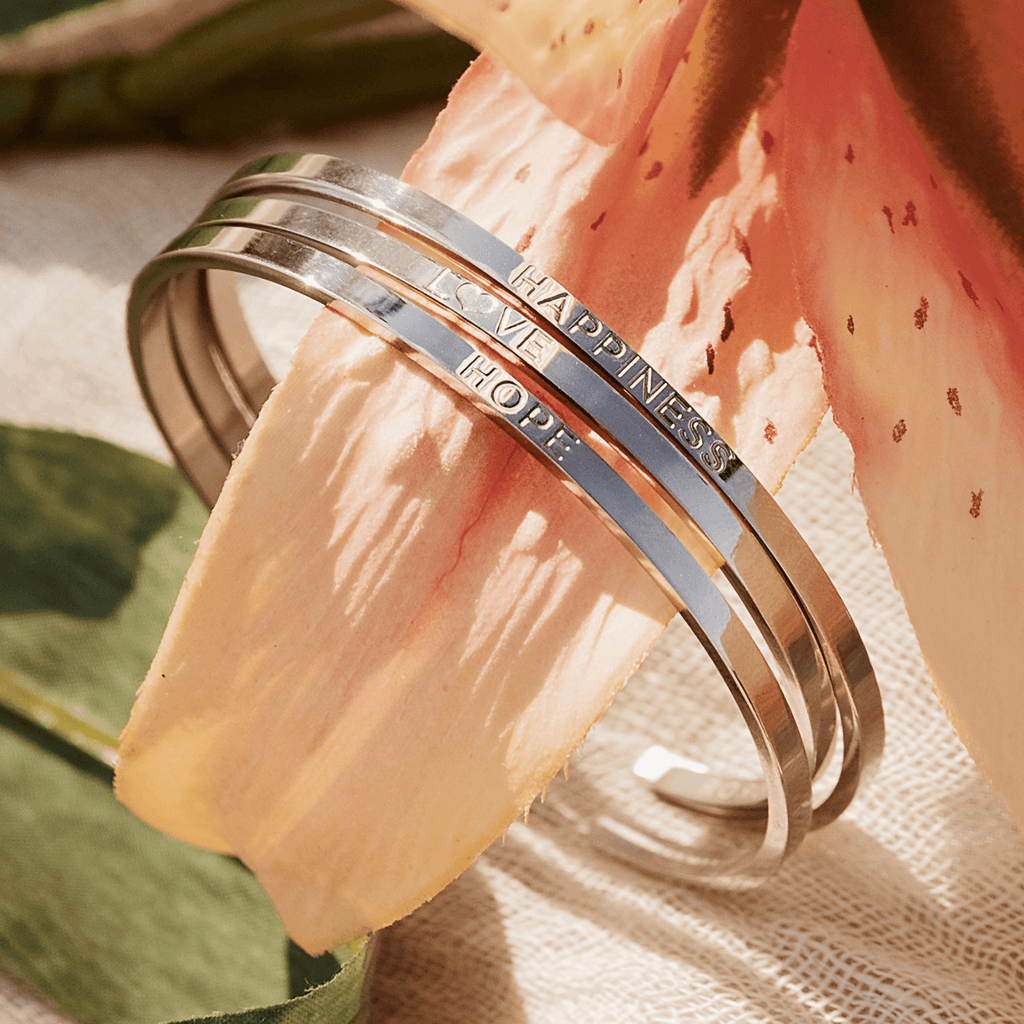 Love Cuff in Silver - Roro Arabia -