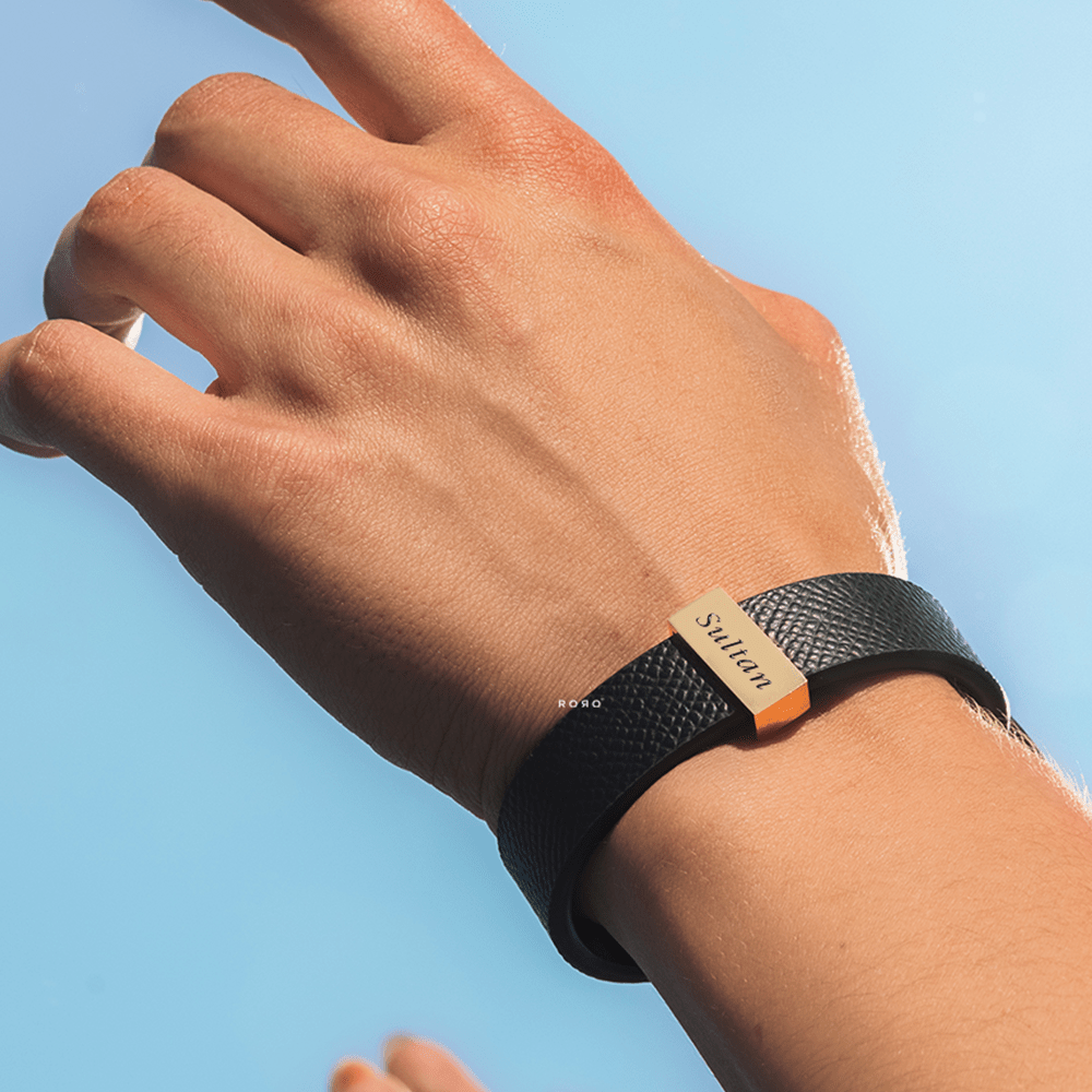 Noble leather Bracelet - Genuine Italian Grained Calfskin - 1 Skinny Bar in 18k Gold - Roro Arabia - Bracelets